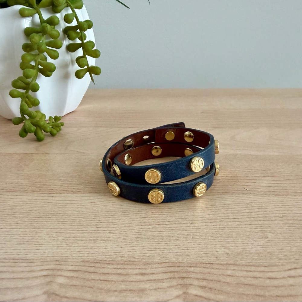 • tory burch leather wrap bracelet •